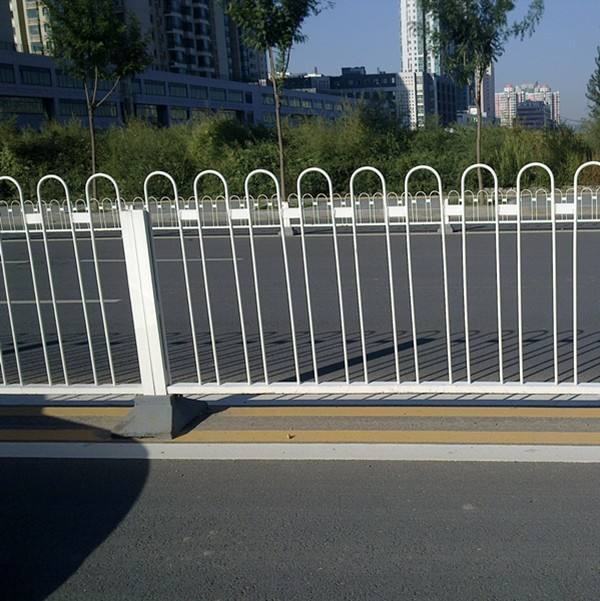 市政道路護欄的應用